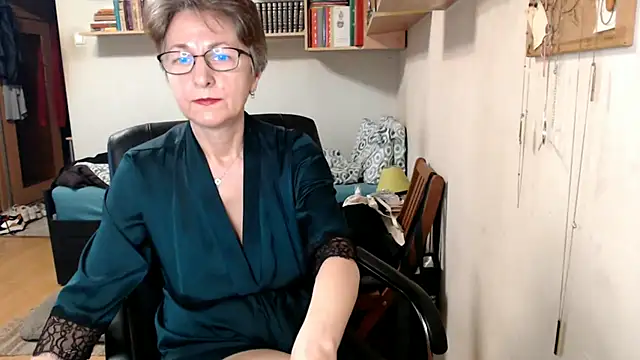 katemodel online show from September 22, 2025, 6:19 am