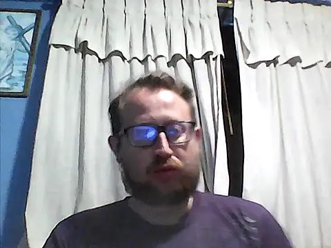 Ecuhot8976 online show from May 7, 2026, 3:44 am