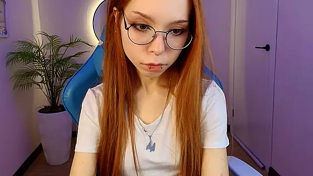 Snapshot of PinkAn8el chatting on March 12, 2026, 3:23 am PinkAn8el online show from March 12, 2026, 3:23 am