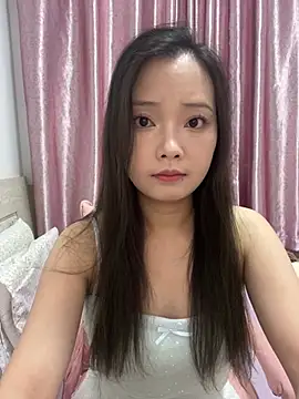 BIGBABYYEYE online show from July 15, 2026, 1:07 pm