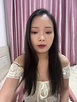 BIGBABYYEYE online show from July 24, 2026, 1:29 pm