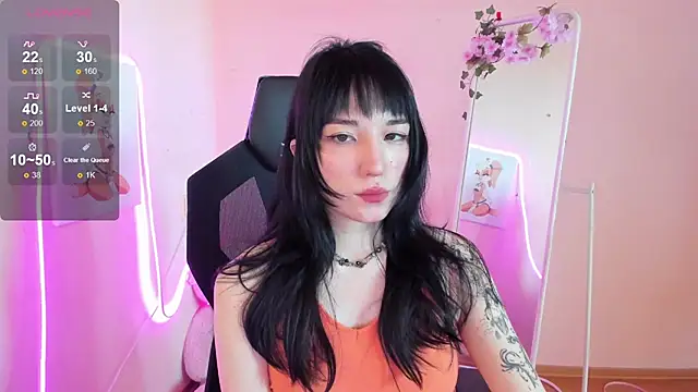 Snapshot of AliceeinWonderlanddd chatting on June 17, 2026, 2:33 am AliceeinWonderlanddd online show from June 17, 2026, 2:33 am