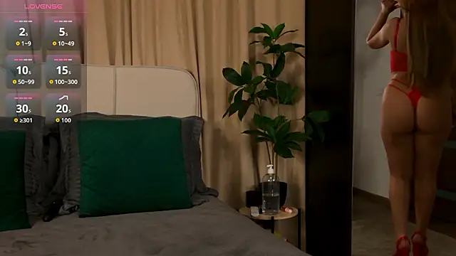 GinaMencee online show from March 5, 2026, 8:49 pm