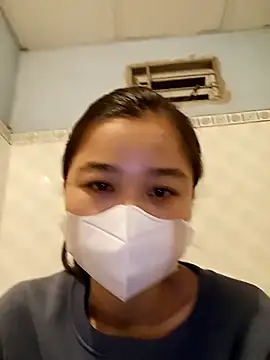 Snapshot of Daisy-lusia2026 chatting on April 19, 2026, 10:12 pm Daisy-lusia2026 online show from April 19, 2026, 10:12 pm
