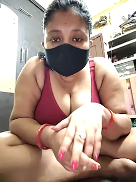 Curvy Trisha online show from May 5, 2026, 8:01 pm