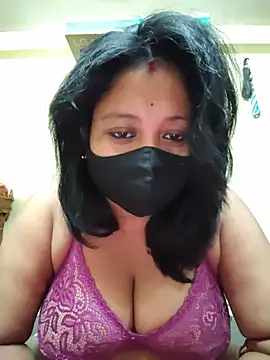 Snapshot of Curvy_Trisha chatting on June 13, 2026, 3:32 pm Curvy Trisha online show from June 13, 2026, 3:32 pm