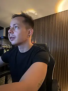 AxelMuller online show from February 9, 2026, 6:33 am