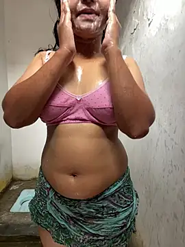 Snapshot of exoticshruti chatting on June 9, 2026, 9:32 am exoticshruti online show from June 9, 2026, 9:32 am
