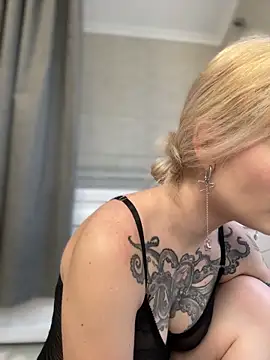 BlondeDoll  online show from March 6, 2026, 6:19 am