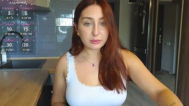 Snapshot of EvangelinFox chatting on August 3, 2026, 10:21 am EvangelinFox online show from August 3, 2026, 10:21 am