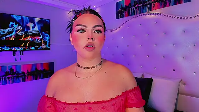 Maia Hotts online show from July 25, 2026, 8:15 pm