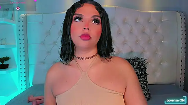 Maia Hotts online show from June 27, 2026, 8:04 pm