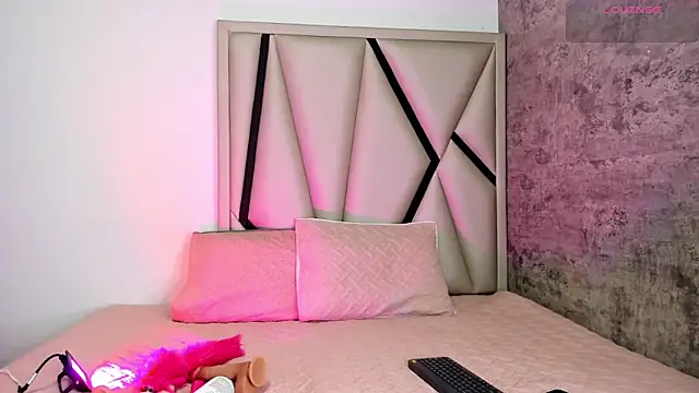 Snapshot of AyshelDoll1 chatting on February 28, 2026, 11:43 am AyshelDoll1 online show from February 28, 2026, 11:43 am