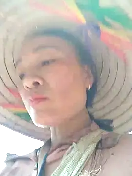 Snapshot of Neoone_1 chatting on May 15, 2026, 1:14 am Neoone 1 online show from May 15, 2026, 1:14 am