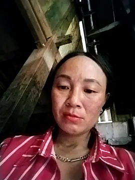 Snapshot of Neoone_1 chatting on May 6, 2026, 2:04 am Neoone 1 online show from May 6, 2026, 2:04 am
