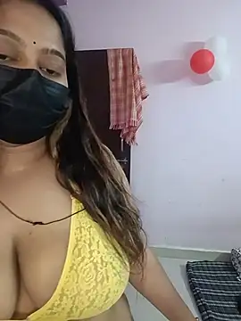 Aliya Hott online show from July 6, 2026, 6:31 am
