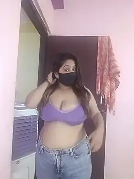 Aliya Hott online show from May 17, 2026, 5:40 am