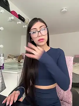 Bonny Eva online show from June 8, 2026, 4:07 pm