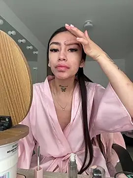 Bonny Eva online show from June 17, 2026, 3:11 pm