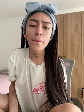 Bonny Eva online show from July 19, 2026, 8:49 pm