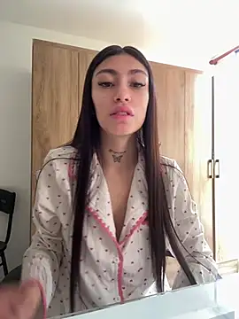 Bonny Eva online show from June 24, 2026, 4:27 pm