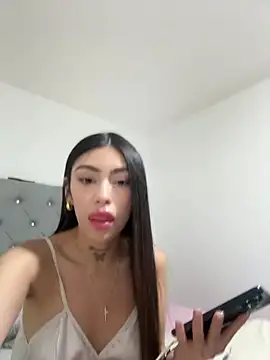 Bonny Eva online show from August 1, 2026, 2:42 am