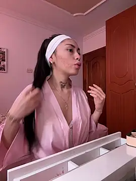 Bonny Eva online show from April 26, 2026, 3:31 pm