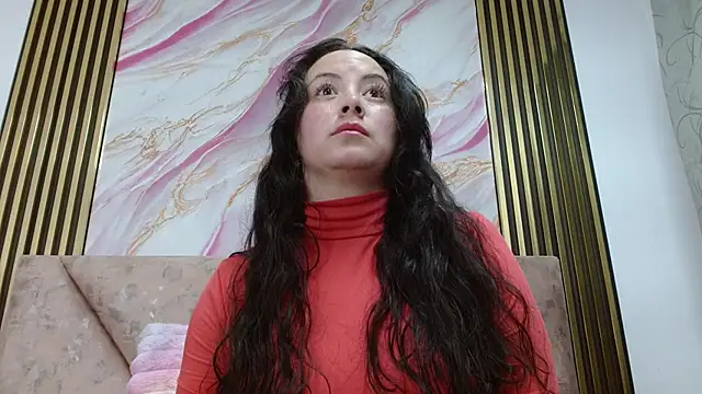 ElaMurray02 online show from April 14, 2026, 12:43 pm