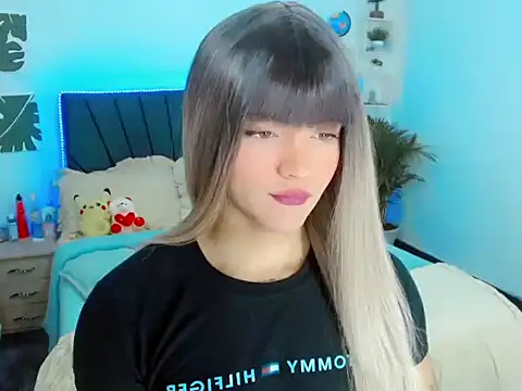 ZoeSchmmit online show from June 23, 2026, 10:41 pm