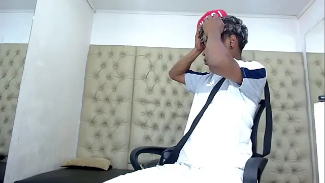 TonnyMarck online show from March 11, 2026, 2:38 am