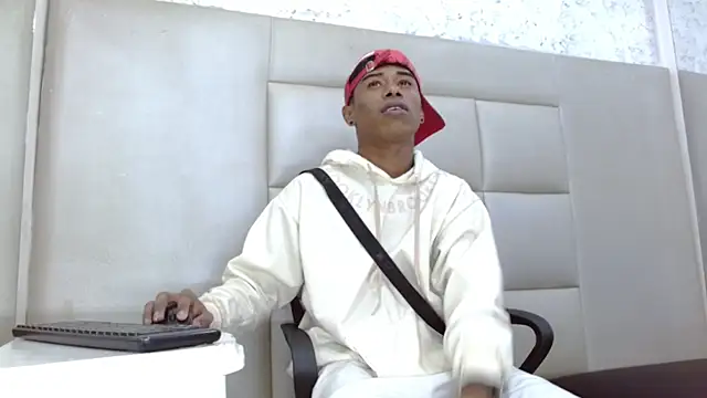 TonnyMarck online show from February 27, 2026, 2:34 am