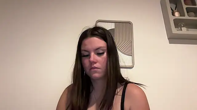 kiaraaaa75 online show from February 2, 2026, 5:12 pm