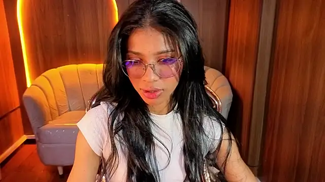 Alina b  online show from July 31, 2026, 8:06 pm