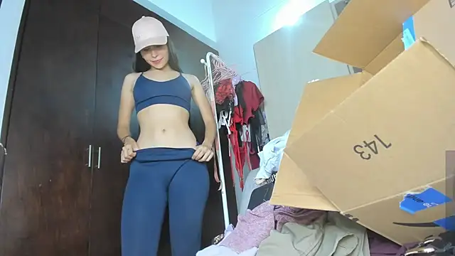 velvetluna  online show from July 29, 2026, 2:11 am