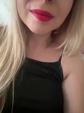 Snapshot of NikkiMis chatting on March 26, 2026, 3:21 pm NikkiMis online show from March 26, 2026, 3:21 pm