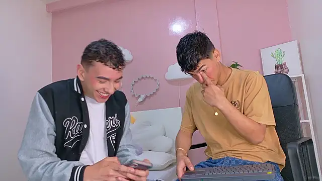 Duolistt   online show from February 3, 2026, 12:43 pm