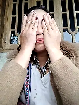 Ella-aa online show from February 23, 2026, 6:47 am