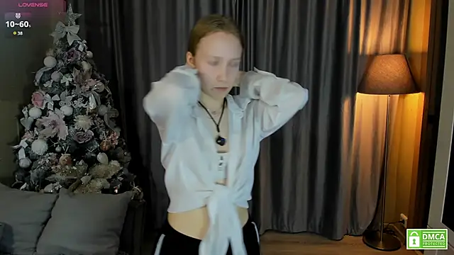 Cutie Ellis online show from May 7, 2026, 12:30 pm