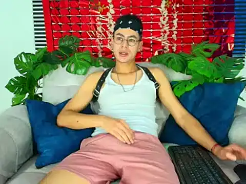 ThiiagoSaeenz online show from February 26, 2026, 2:50 pm