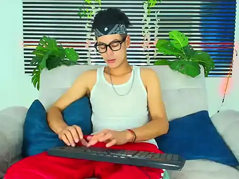 ThiiagoSaeenz online show from January 31, 2026, 9:24 pm