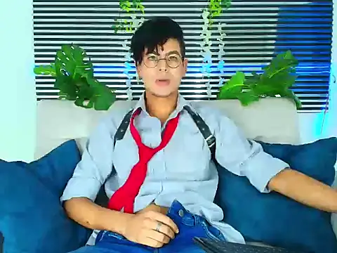 ThiiagoSaeenz online show from February 7, 2026, 4:26 pm