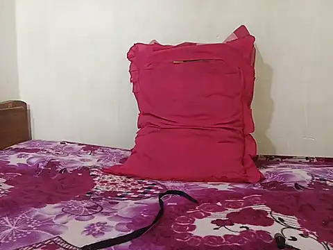 ShaniNsula2026 online show from June 30, 2026, 5:18 am