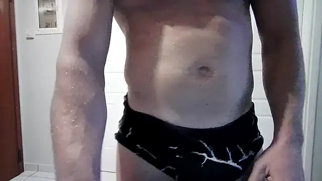 Snapshot of YoungforOld32 chatting on March 2, 2026, 2:02 pm YoungforOld32 online show from March 2, 2026, 2:02 pm