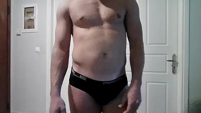 Snapshot of YoungforOld32 chatting on March 3, 2026, 1:40 pm YoungforOld32 online show from March 3, 2026, 1:40 pm