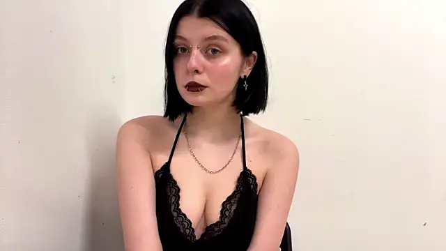 MisAlise online show from February 2, 2026, 7:24 pm