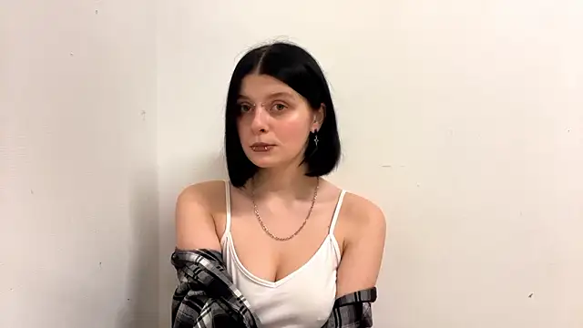 MisAlise online show from February 3, 2026, 6:13 pm