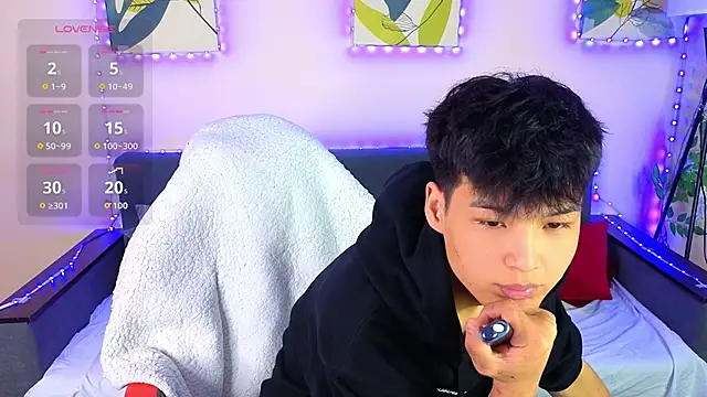 XanneLL online show from March 15, 2026, 4:14 pm