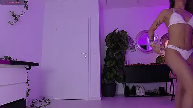 AnnastasiaJune online show from March 11, 2026, 4:39 am