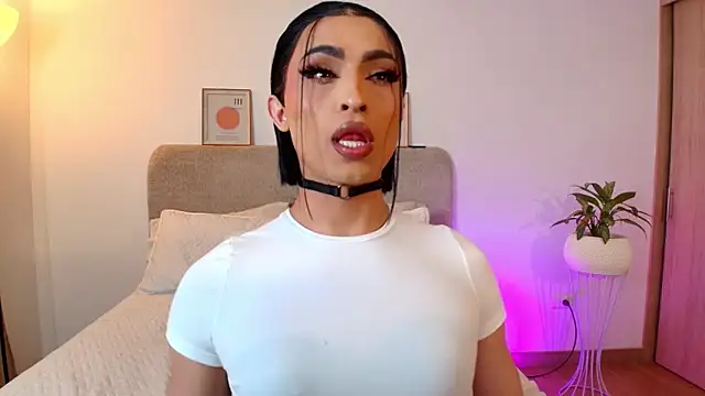 KarolPortellaa online show from June 16, 2026, 12:43 am