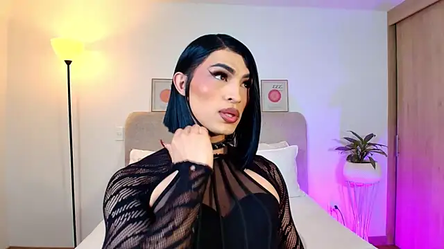 KarolPortellaa online show from April 26, 2026, 12:46 pm